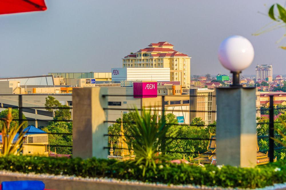 Diamond Palace Resort & Sky Bar Phnom Penh Exterior foto